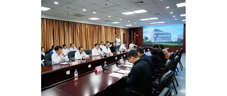 深圳ONE游戏官网集团代表团前往沈阳医学院附属中心医院召开调研研讨，共同探寻生命健康产业合作新机遇